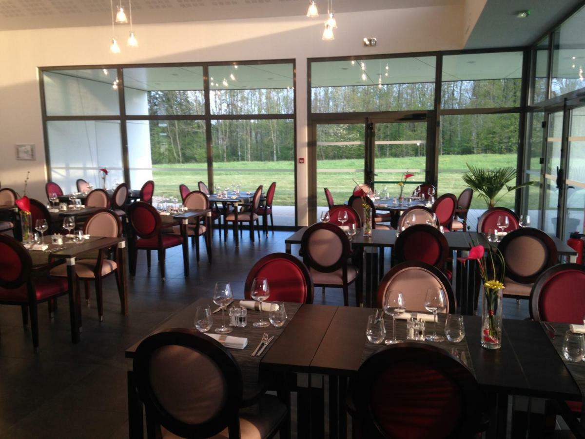Hotel - Restaurant La Claire Foret Morhange Exterior foto