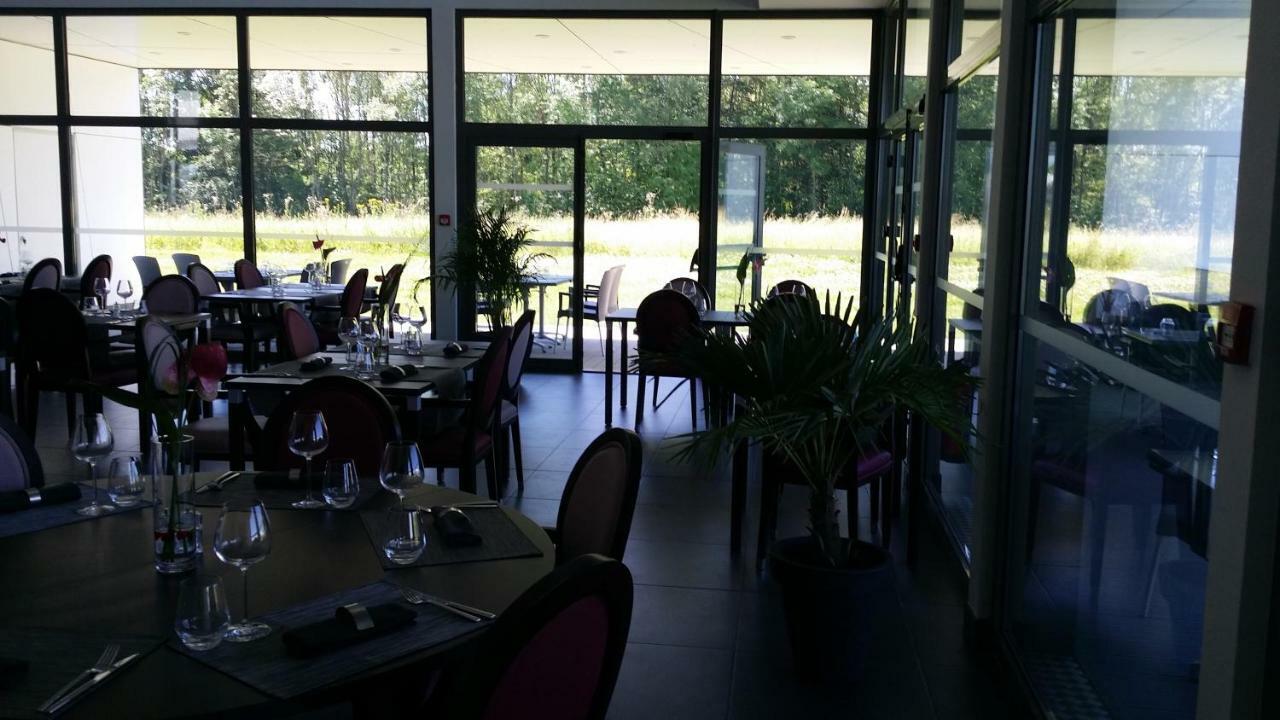 Hotel - Restaurant La Claire Foret Morhange Exterior foto