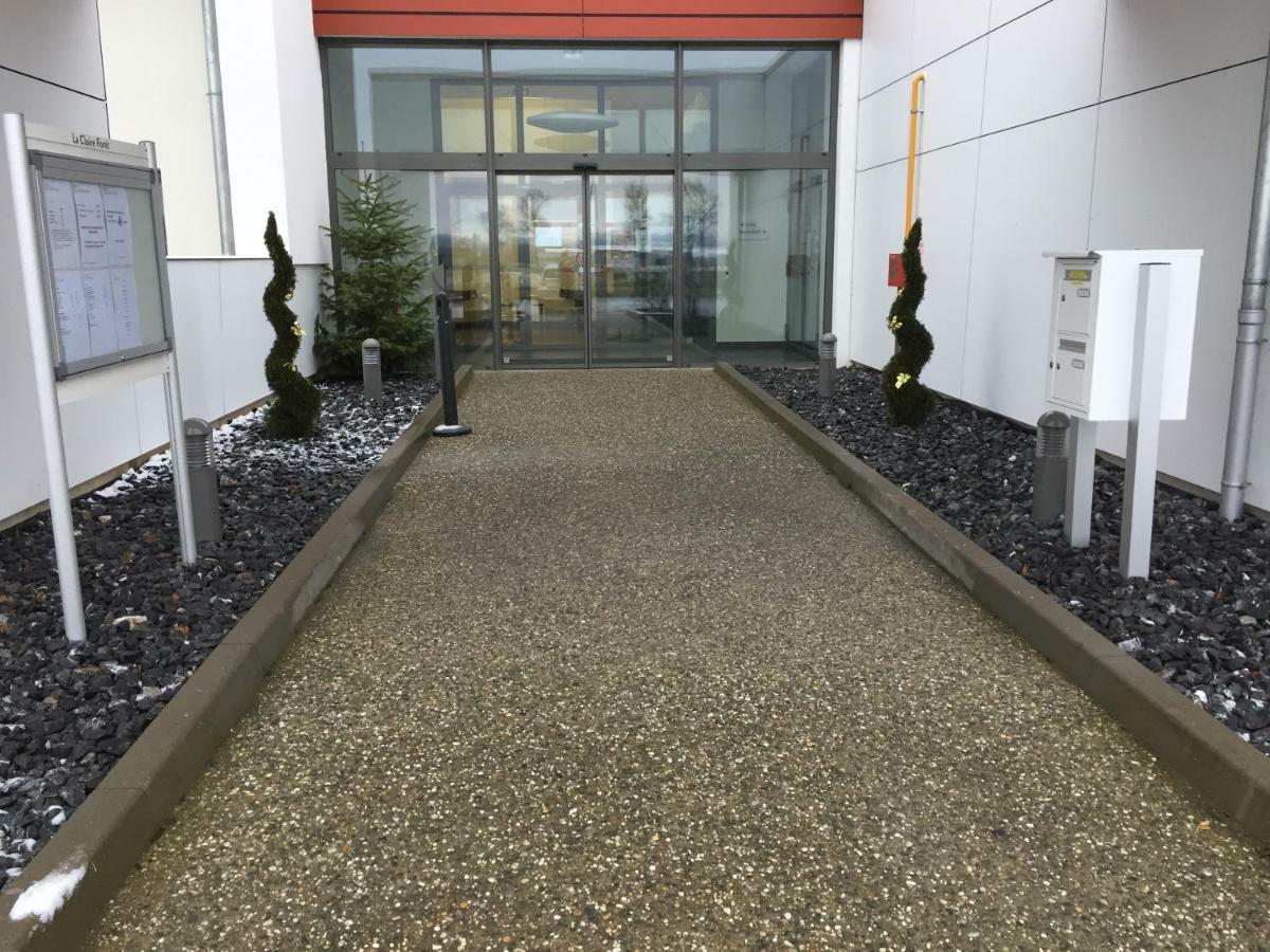 Hotel - Restaurant La Claire Foret Morhange Exterior foto